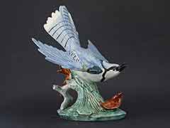 Product photo #100_8682 of SKU 21004010 (STANGL USA Bluejay #3716 Blue Jay with Leaf, Bird Figurine)