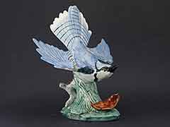 Product photo #100_8683 of SKU 21004010 (STANGL USA Bluejay #3716 Blue Jay with Leaf, Bird Figurine)