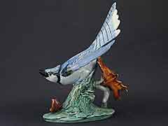 Product photo #100_8688 of SKU 21004010 (STANGL USA Bluejay #3716 Blue Jay with Leaf, Bird Figurine)