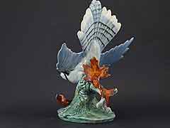 Product photo #100_8691 of SKU 21004010 (STANGL USA Bluejay #3716 Blue Jay with Leaf, Bird Figurine)
