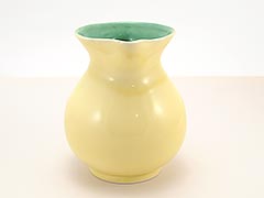 Product photo #100_9756 of SKU 21004032 (Pennsbury Pottery, Yellow and Green 1-pint Pitcher)